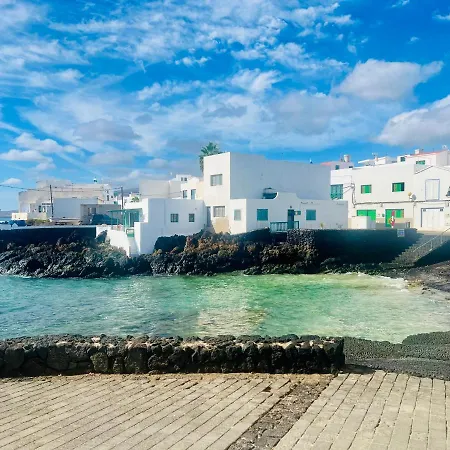 Canaryislandshost L Cala Daire